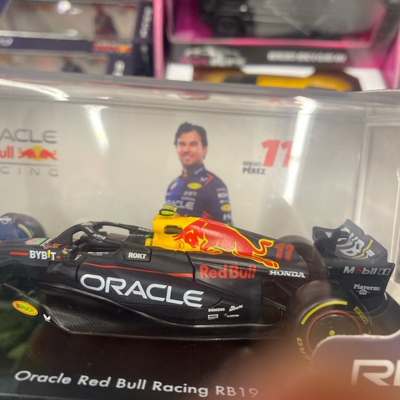 F1 cars - Picture 2 of 4